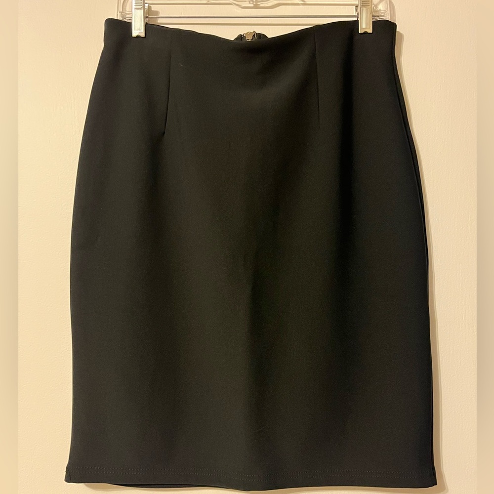 Elegant Black Pencil Skirt
